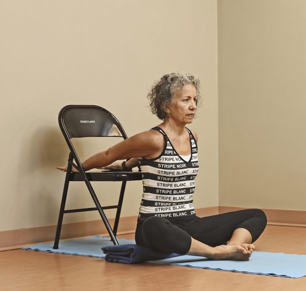 Vous avez du mal à dormir après 60 ans ? Découvrez 5 mouvements doux qui favorisent des nuits profondes et réparatrices