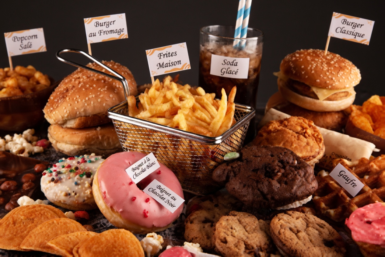 L’unique aliment manquant qui fait fondre discrètement vos muscles après 60 ans (et les 5 aliments approuvés par les moines qui les restaurent)