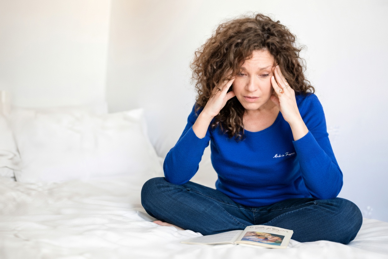 10 signes de ménopause précoce à surveiller avant 45 ans : les informations essentielles dont chaque femme a besoin