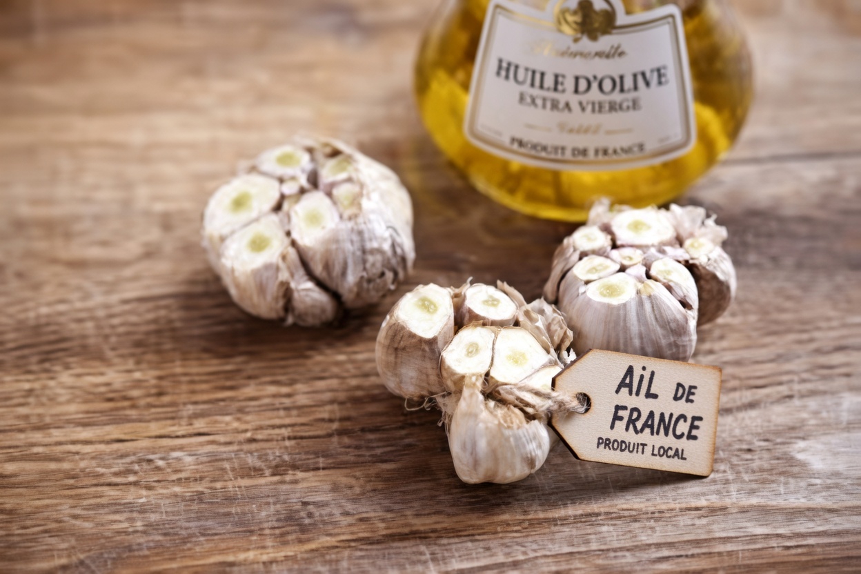 Ail et huile de clou de girofle : le remède naturel que les gens utilisent pour réduire les varices et stimuler la circulation