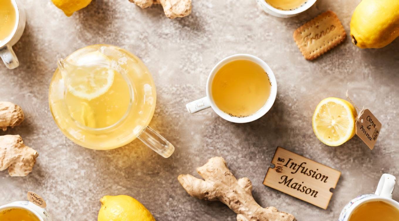 La boisson ancestrale au citron et au gingembre qui favorise une vision plus claire et plus nette avec l’âge
