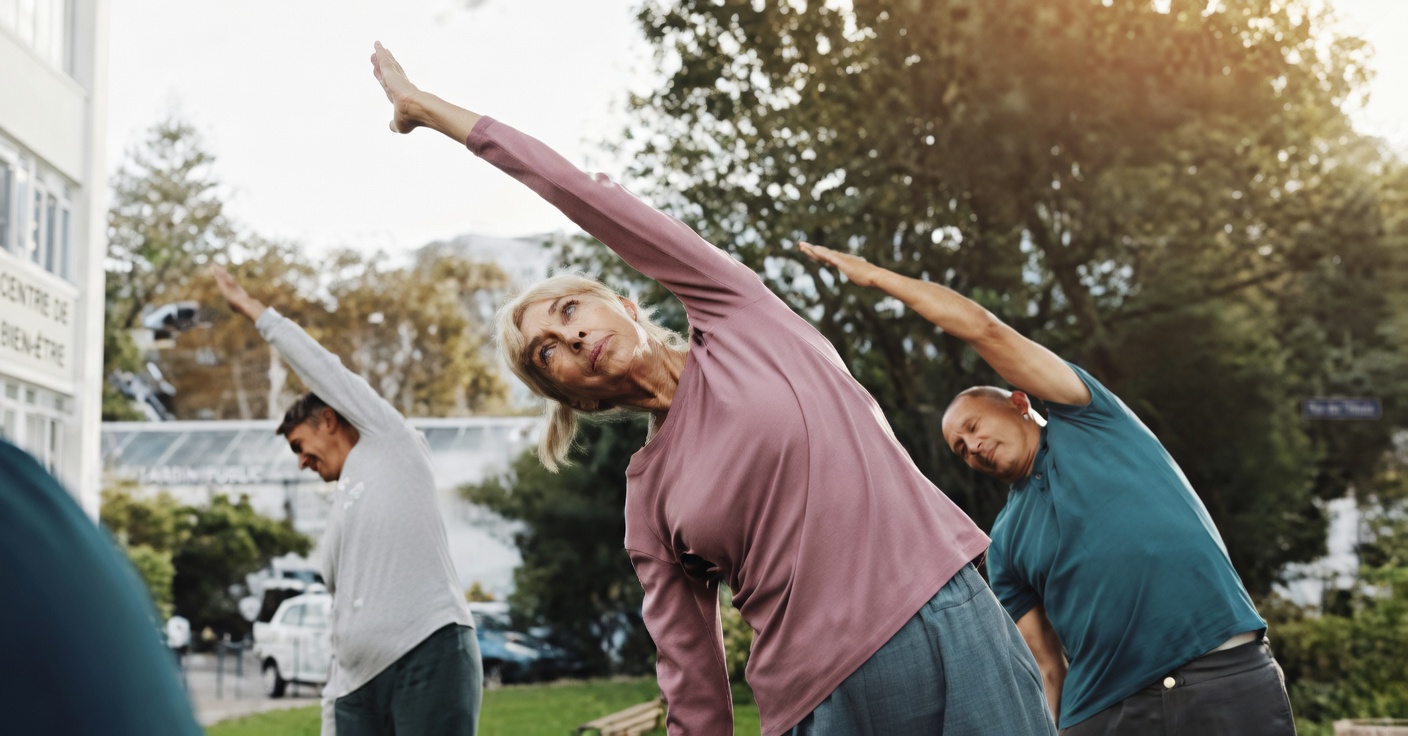 5 exercices doux à faible impact après 60 ans que de nombreuses personnes âgées découvrent comme alternatives à la marche