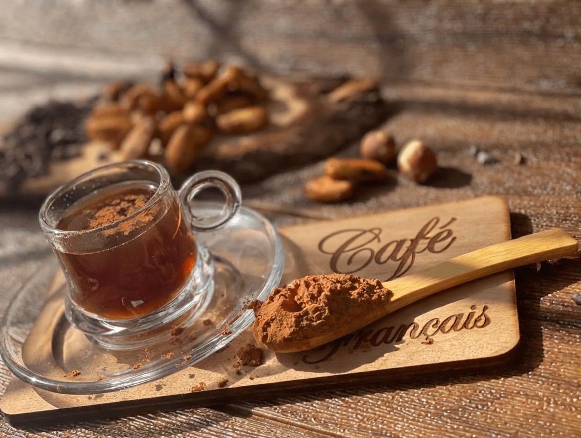 Plus de 60 ans ? Découvrez ces 8 ajouts au café inspirés par les preuves pour renforcer au quotidien la force, la mobilité et le soutien métabolique