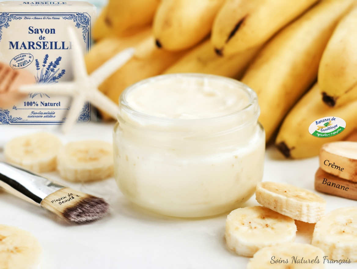 7 façons naturelles de lisser les ridules et de raviver l’éclat de la peau avec des peaux de banane