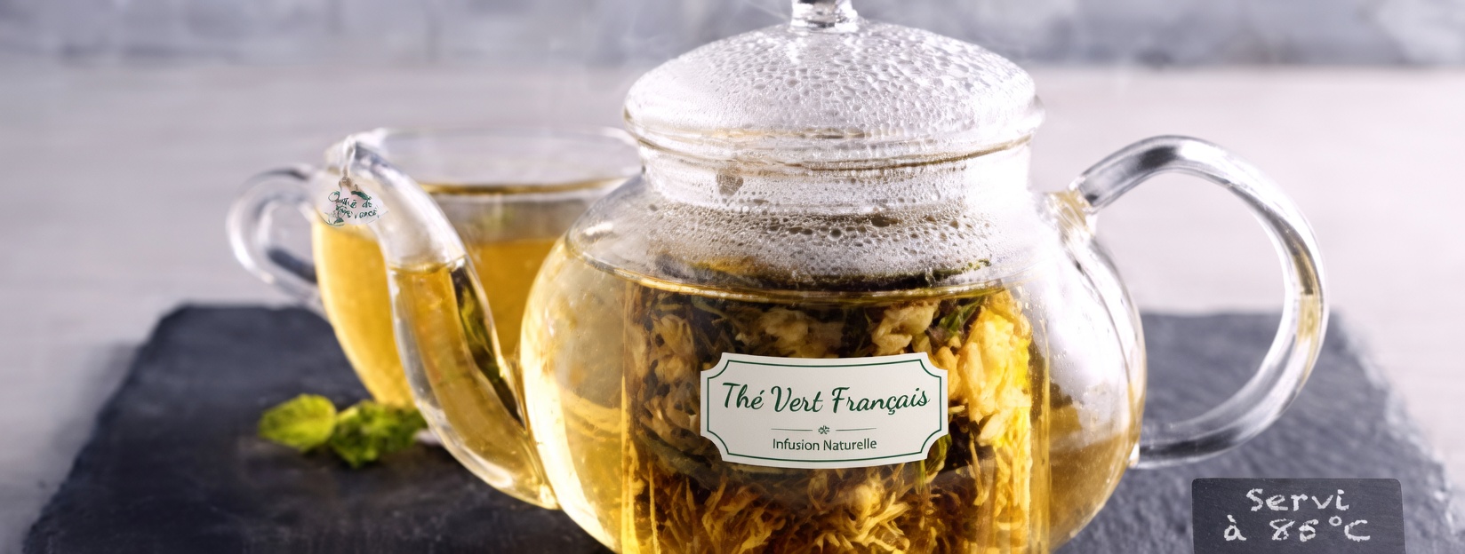 Comment préparer une infusion de laurier, romarin et clou de girofle pour votre routine naturelle de bien-être articulaire