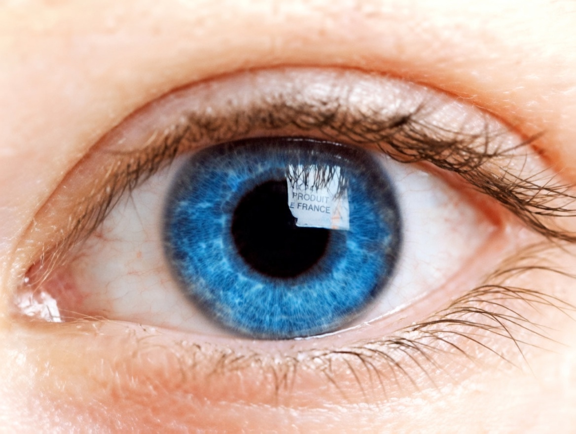 Plus de 60 ans ? Cette astuce de cuillère au coucher pourrait aider à améliorer votre vue