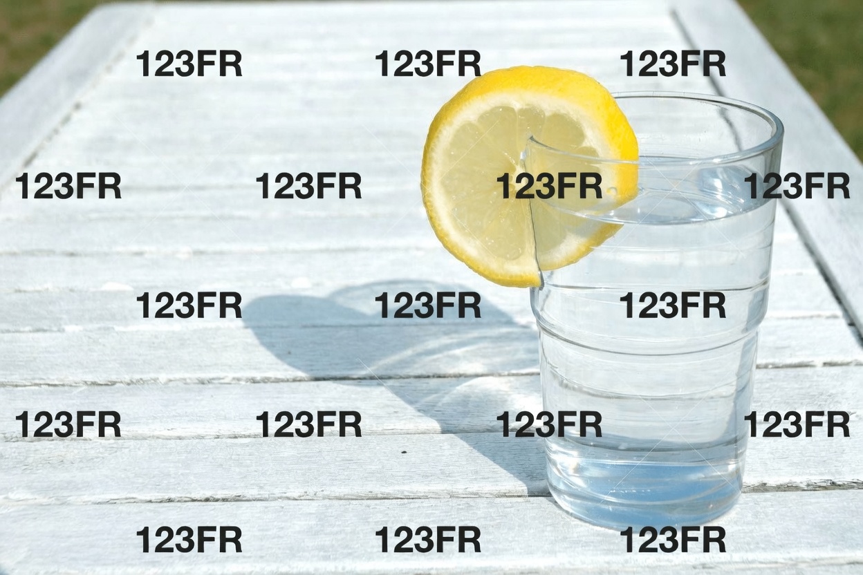 Plus de 60 ans ? Ne buvez pas seulement de l’eau nature — ajoutez CE minéral pour une meilleure circulation sanguine et une hydratation cellulaire | Conseils santé pour seniors