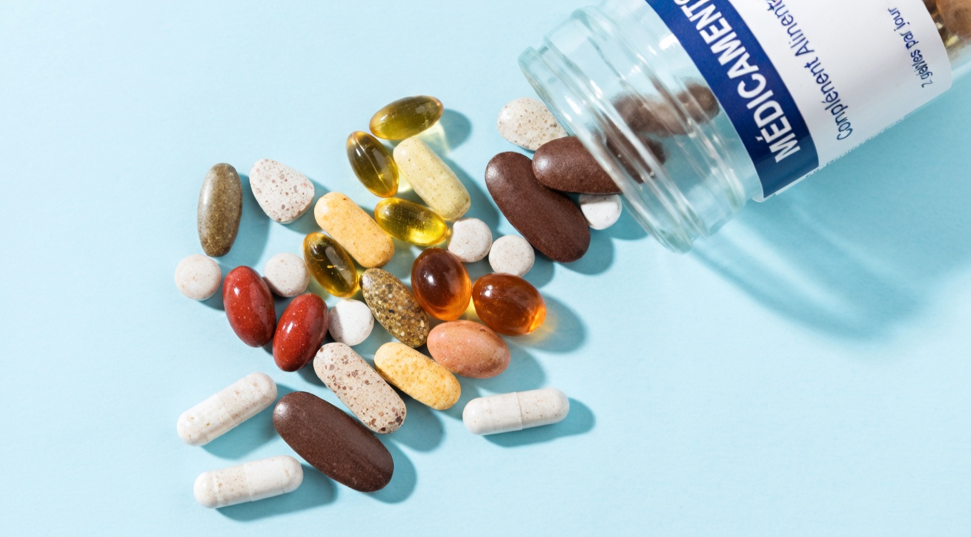 Suppléments à forte dose de cette vitamine : pourraient-ils augmenter du jour au lendemain le risque d’AVC ? Ce que les seniors doivent savoir