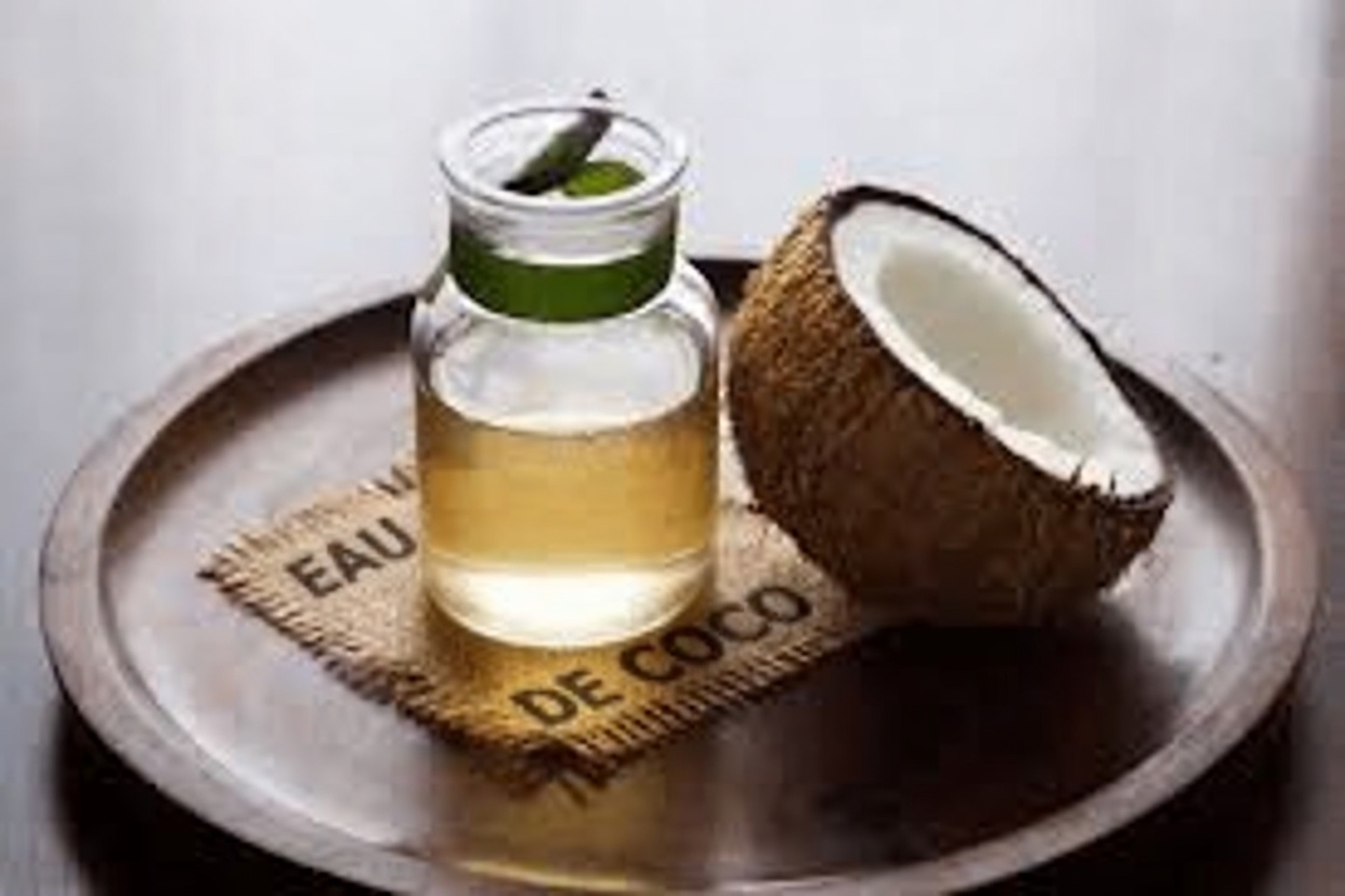 L’astuce de 2 minutes à base d’« huile de cuisine » qui rend les rides visiblement plus lisses en 4 semaines (87 % des seniors de notre test ont vu de vrais résultats)