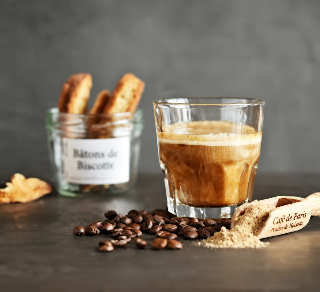 Les BIENFAITS SURPRENANTS d’ajouter CETTE poudre à votre café | Santé des seniors