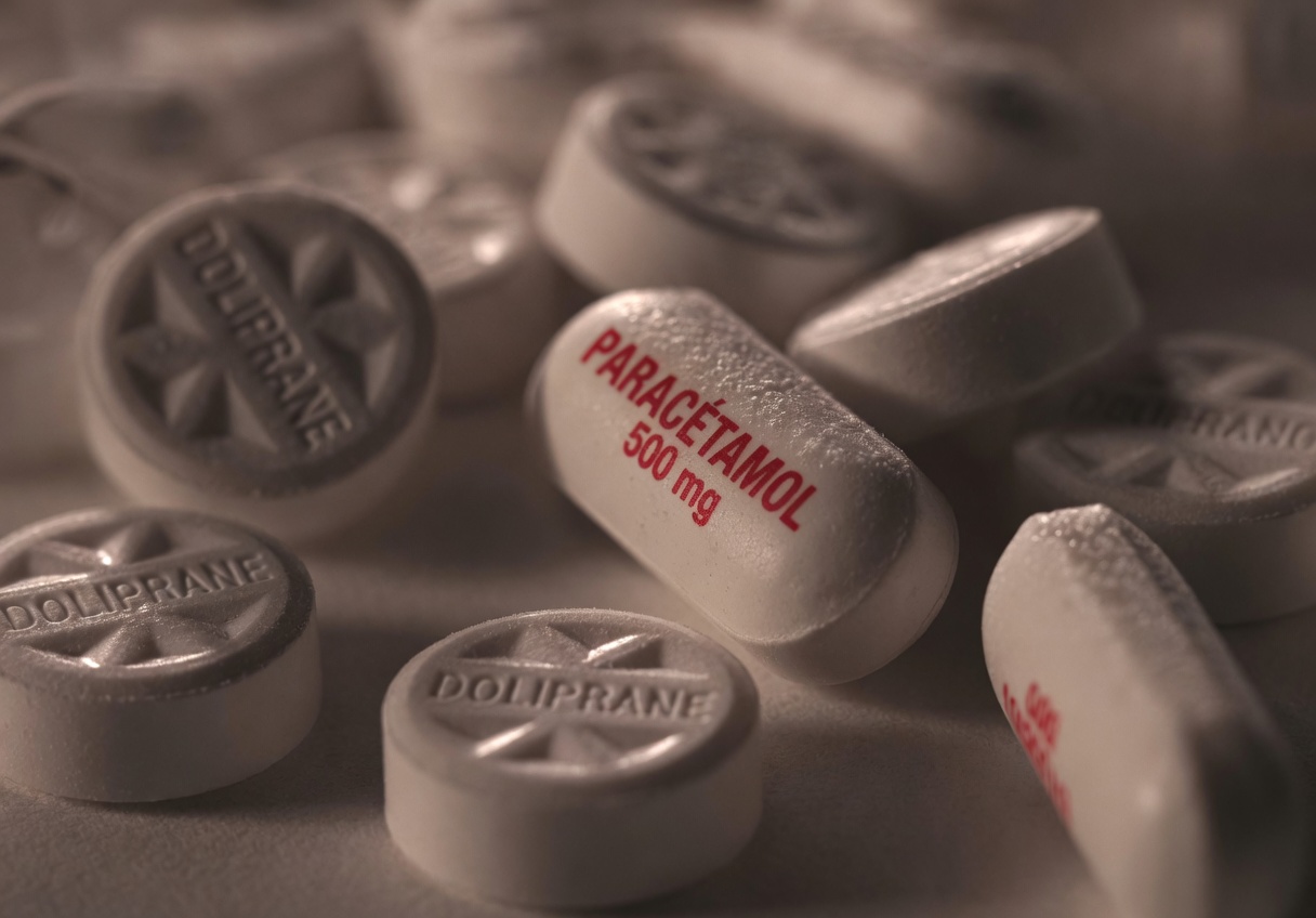 Alerte cardiologue : 5 médicaments courants qui endommagent silencieusement le cœur des plus de 60 ans (et quoi faire à la place)