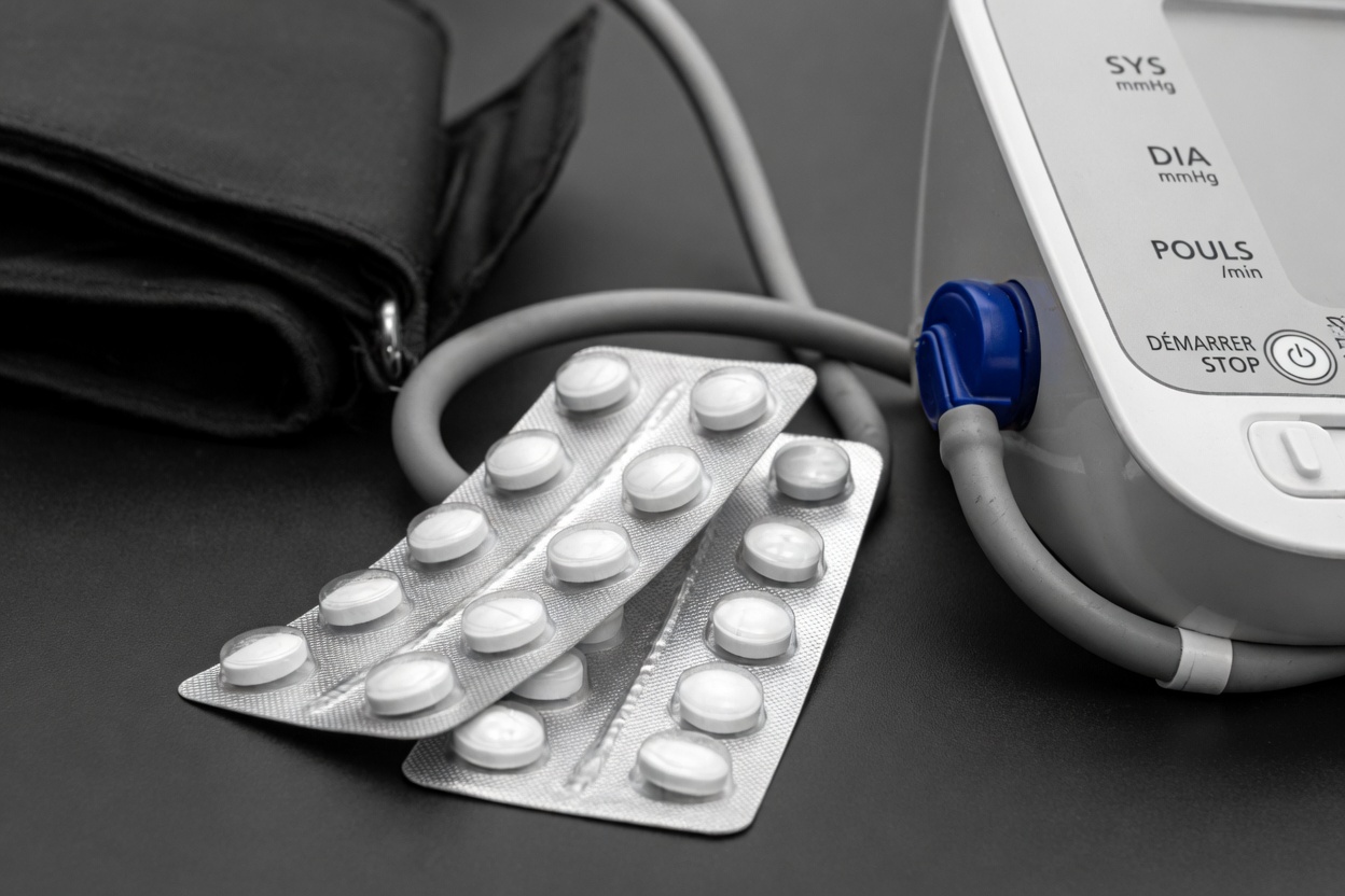 AVERTISSEMENT : ARRÊTEZ DE PRENDRE CES PILULES SI VOUS AVEZ DE L'HYPERTENSION