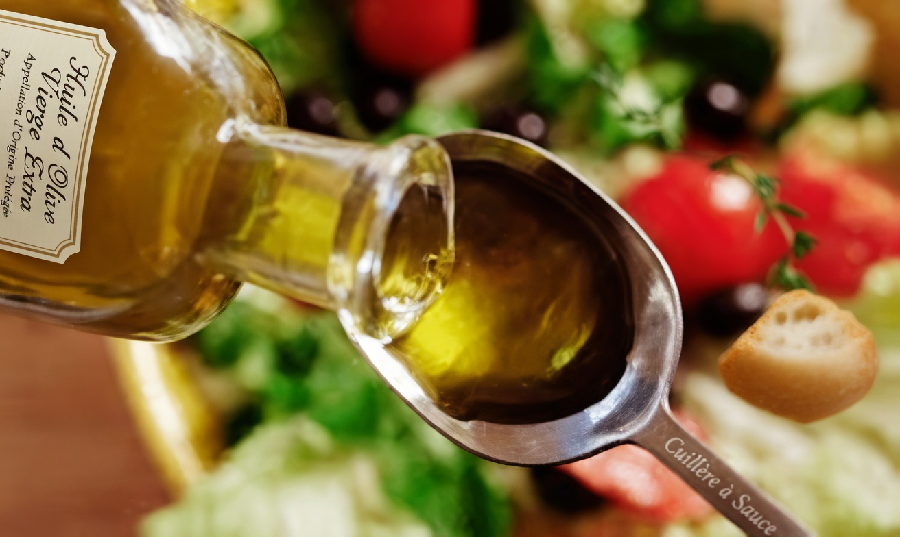7 erreurs avec l’huile d’olive qui sapent discrètement votre santé