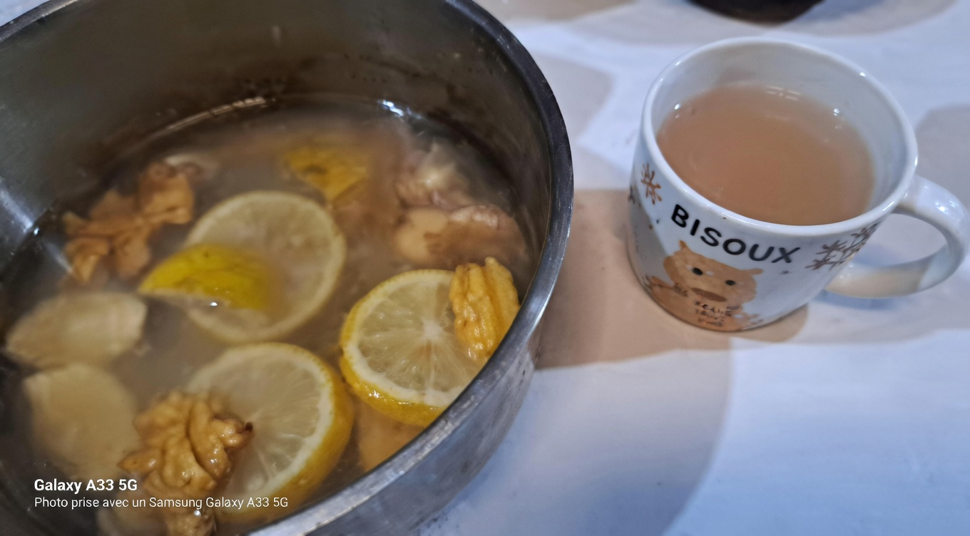 Mélangez ces 3 ingrédients avant de vous coucher : une boisson simple qui peut aider à soutenir des taux de cholestérol sains pendant la nuit