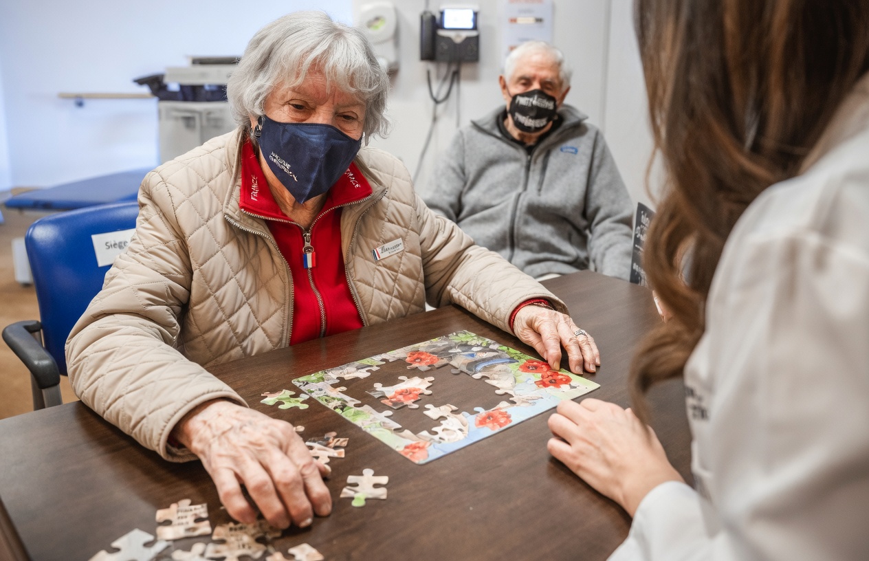 7 SIGNES PRÉCOCES de la MALADIE D’ALZHEIMER que vous ne devriez JAMAIS IGNORER !