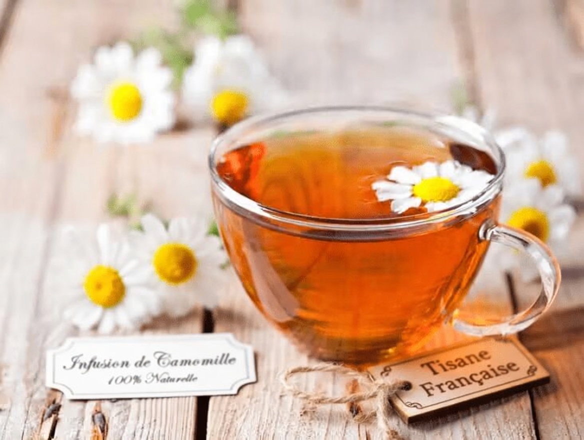 SENIORS : Vous n’arrivez pas à dormir toute la nuit ? Buvez CECI au lieu de l’eau pour un sommeil profond instantané