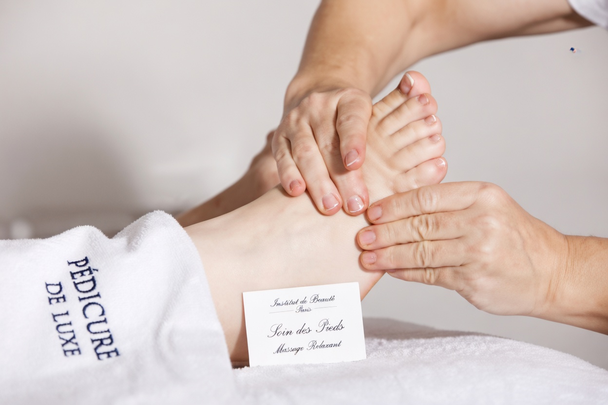 SENIORS, mangez CECI avant de vous coucher pour augmenter le flux sanguin et la circulation dans vos jambes et vos pieds en 24 heures après avoir reçu mes recettes