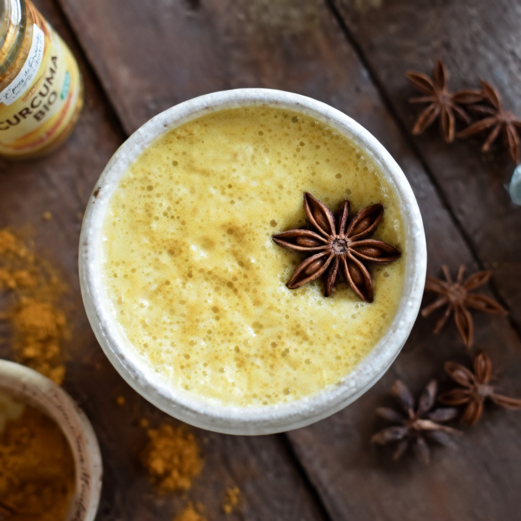 Seniors : découvrez une simple habitude de boisson au coucher pour soutenir le confort articulaire pendant la nuit