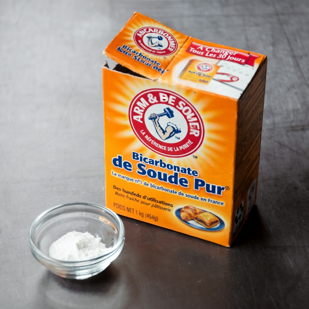 Crème maison au bicarbonate de soude : véritables bienfaits ou risques cachés ?