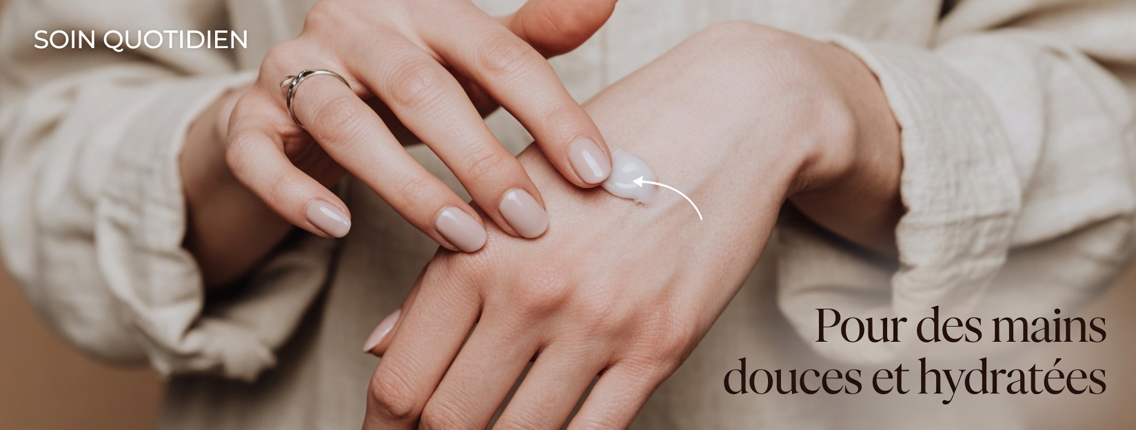 15 astuces géniales à la Vaseline pour les peaux matures afin d’augmenter l’hydratation et d’adoucir la texture (vous l’utilisez probablement mal)