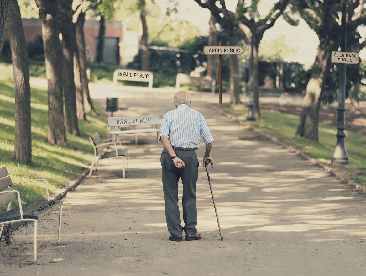 7 signes avant-coureurs d’un AVC lacunaire négligés chez les plus de 60 ans (la plupart des gens passent à côté du n°4)