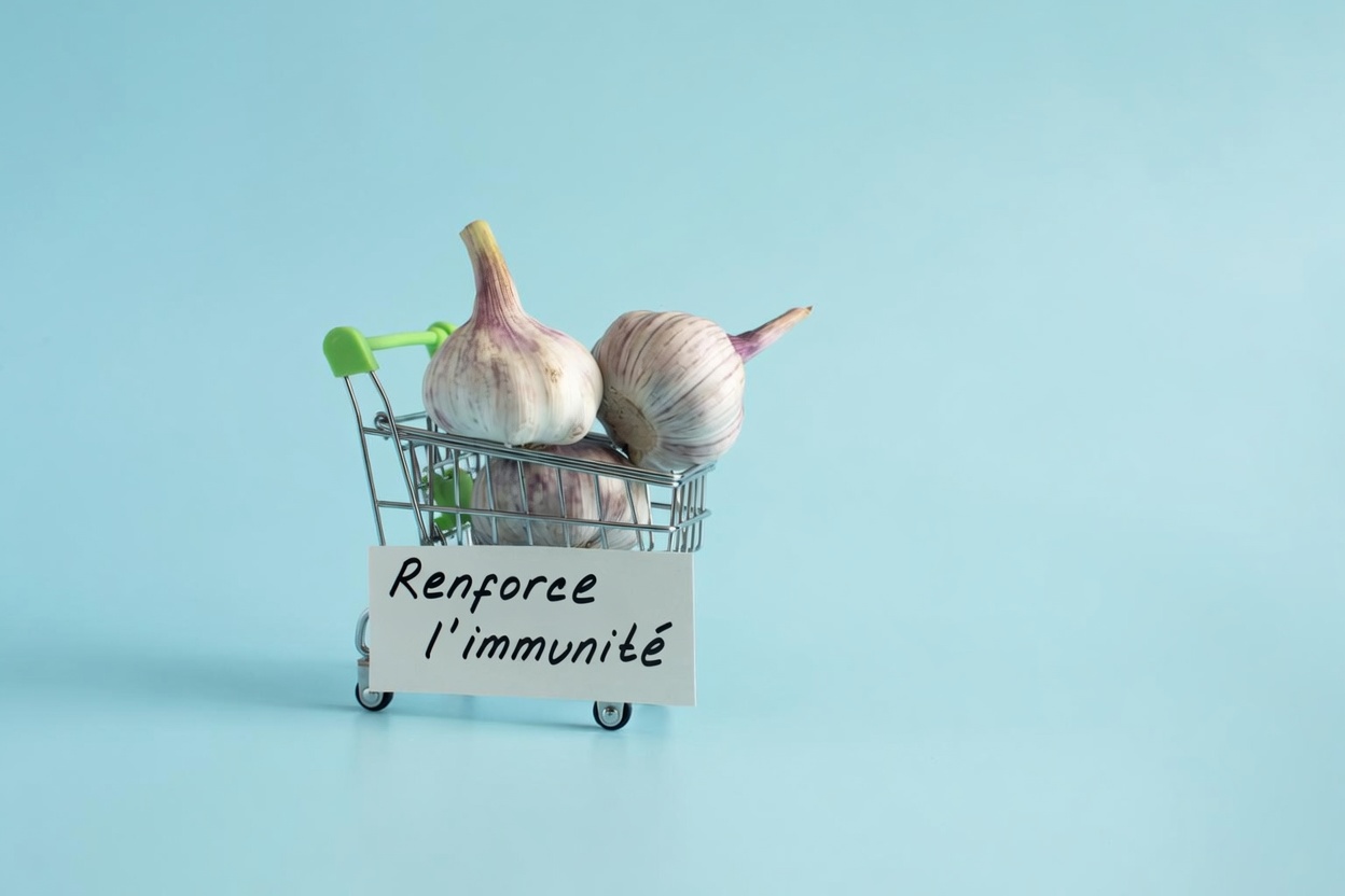 Pourquoi l’ail cru pourrait être la clé pour améliorer votre santé après 50 ans : voici comment il peut transformer votre bien-être