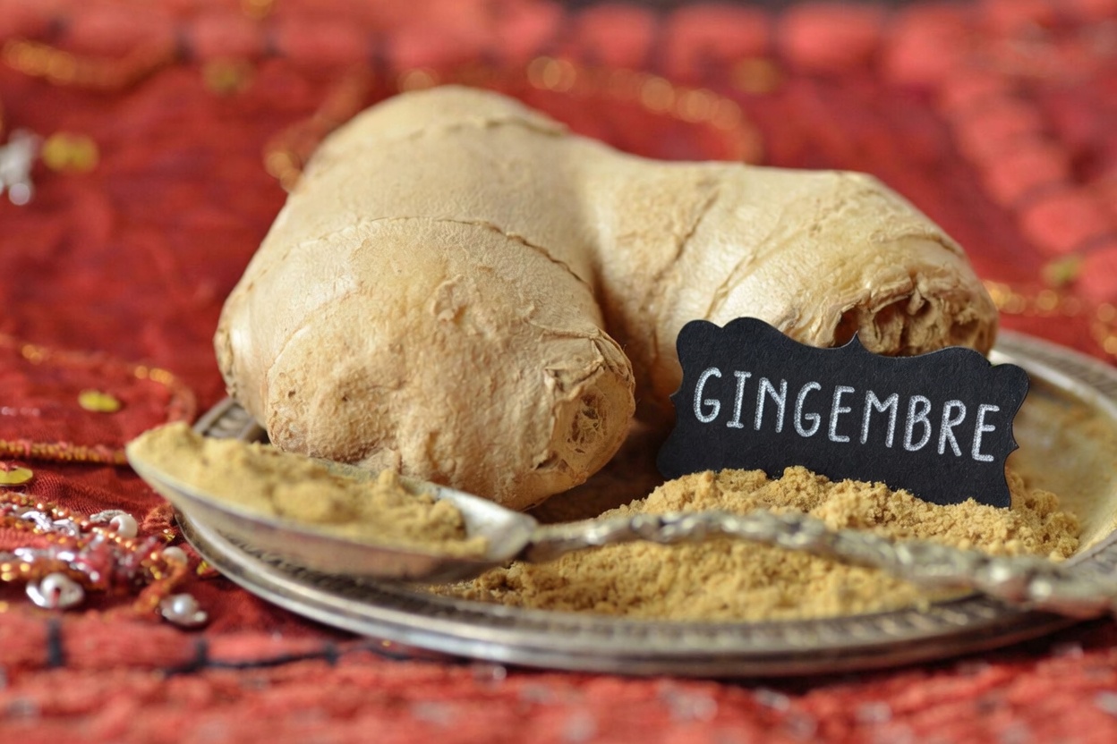 Ces 5 épices de cuisine soutiennent-elles discrètement le confort articulaire après 60 ans ?