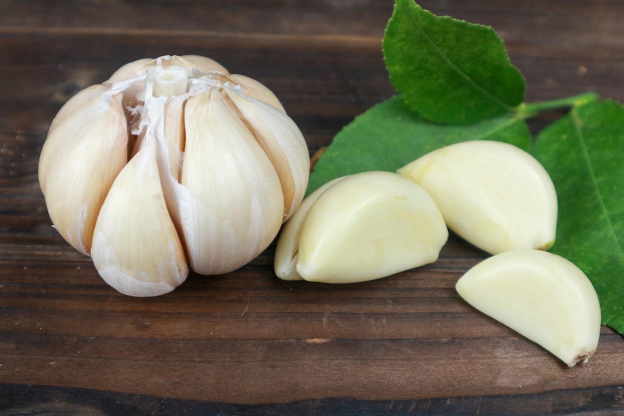 Ces 5 épices de cuisine soutiennent-elles discrètement le confort articulaire après 60 ans ?