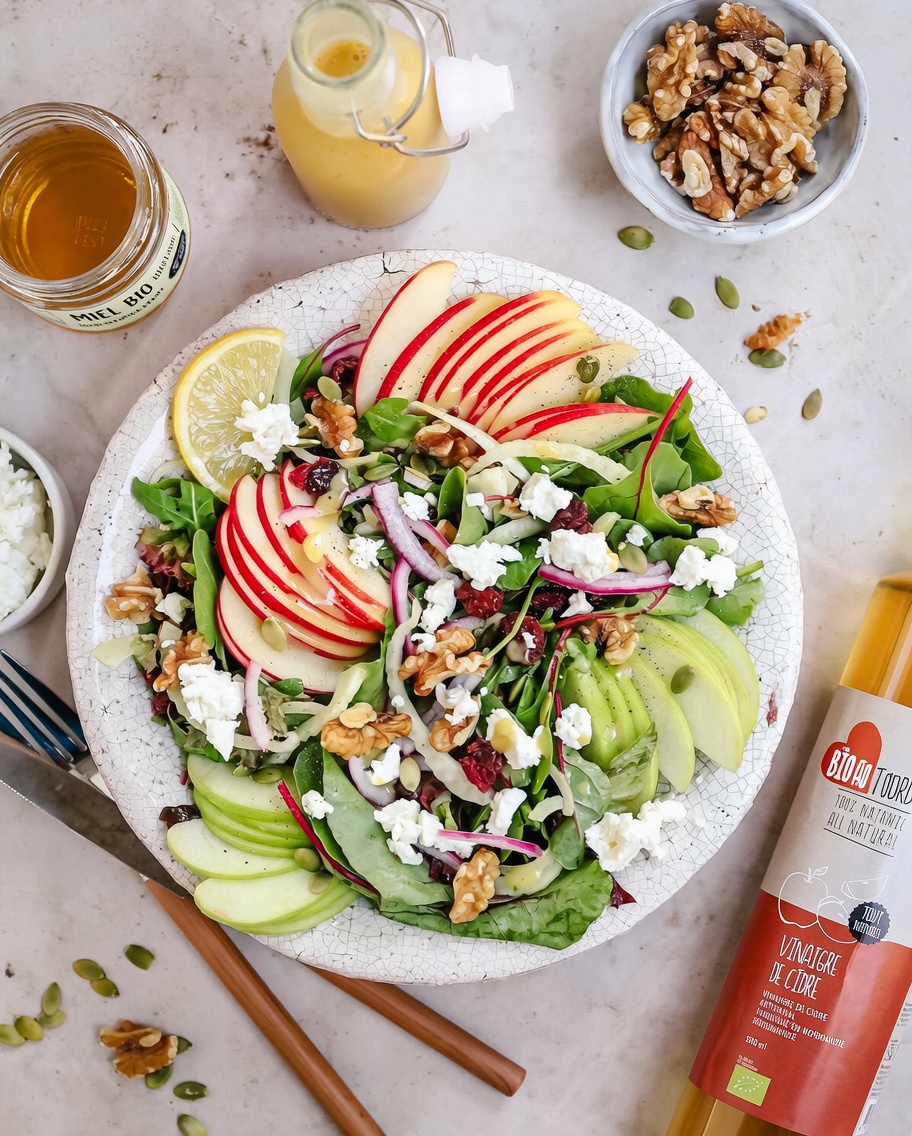 L’habitude au vinaigre de cidre de pomme dont parlent les seniors : astuce utile ou erreur cachée ?