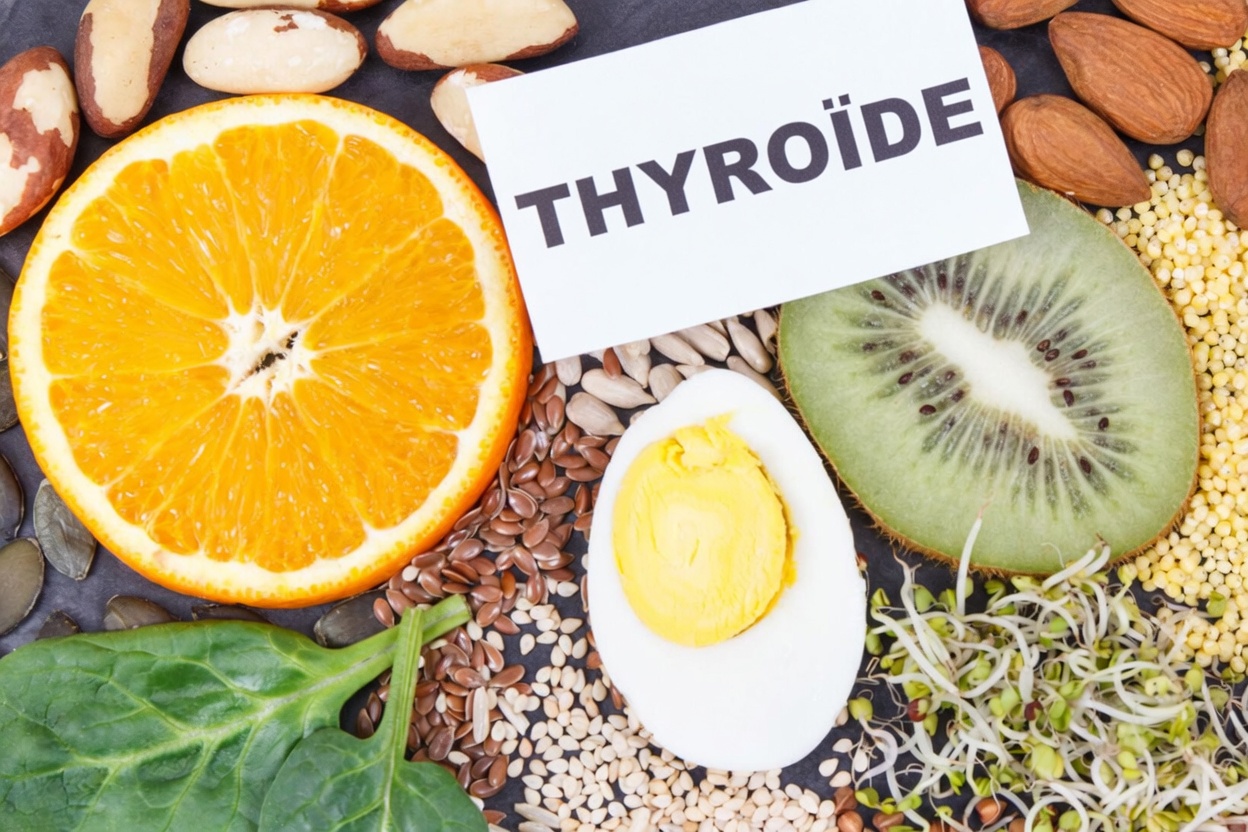 9 fruits du quotidien qui peuvent soutenir naturellement la santé de la thyroïde