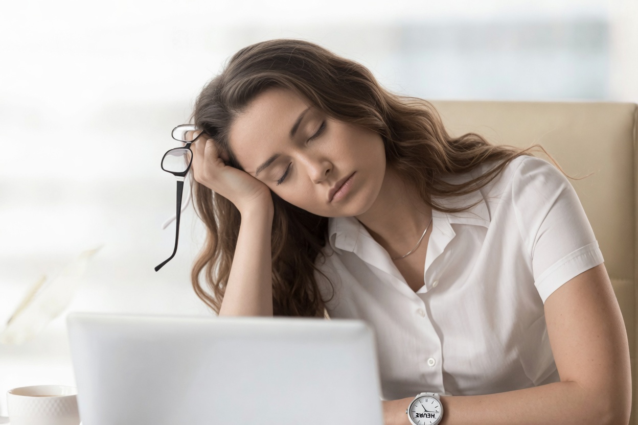 8 Signes Étranges Que Votre Corps Pourrait Réclamer Plus de Vitamine B12