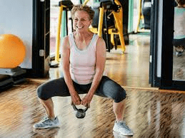 Dites adieu aux crampes aux jambes : 8 vitamines dont chaque senior a besoin pour des jambes plus fortes