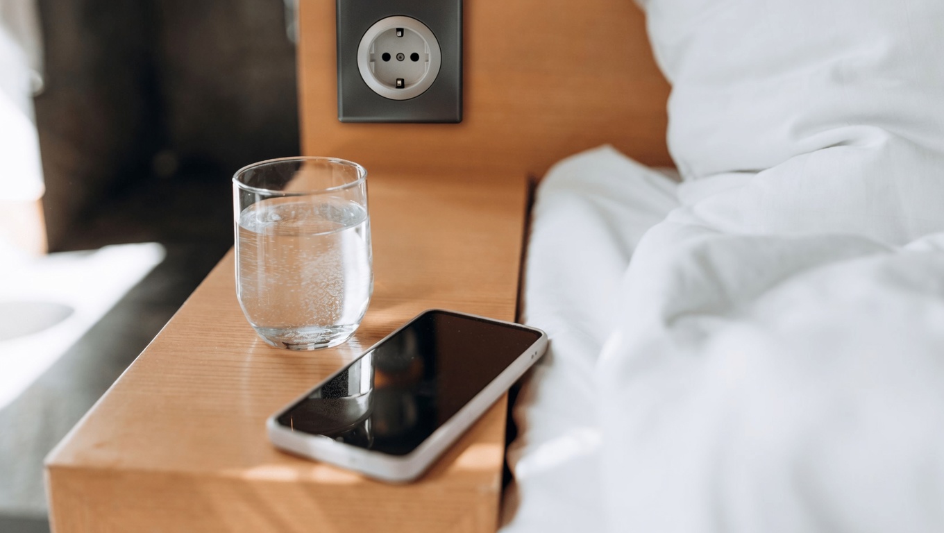 Pourquoi beaucoup de gens se réveillent-ils avec la bouche sèche la nuit ? 8 facteurs courants à prendre en compte