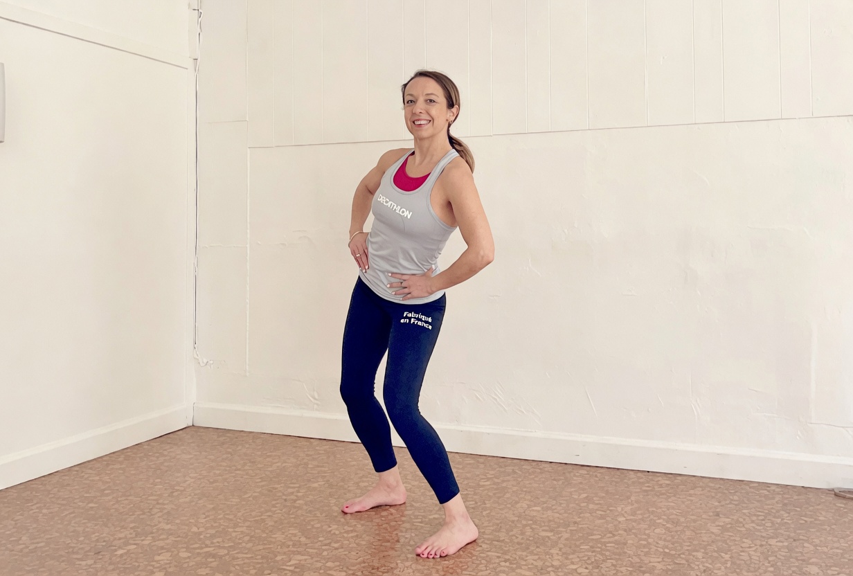 Plus de 75 ans ? Pourquoi marcher seul(e) ne suffit pas forcément à soutenir la force et l’équilibre – essayez ces 5 exercices simples