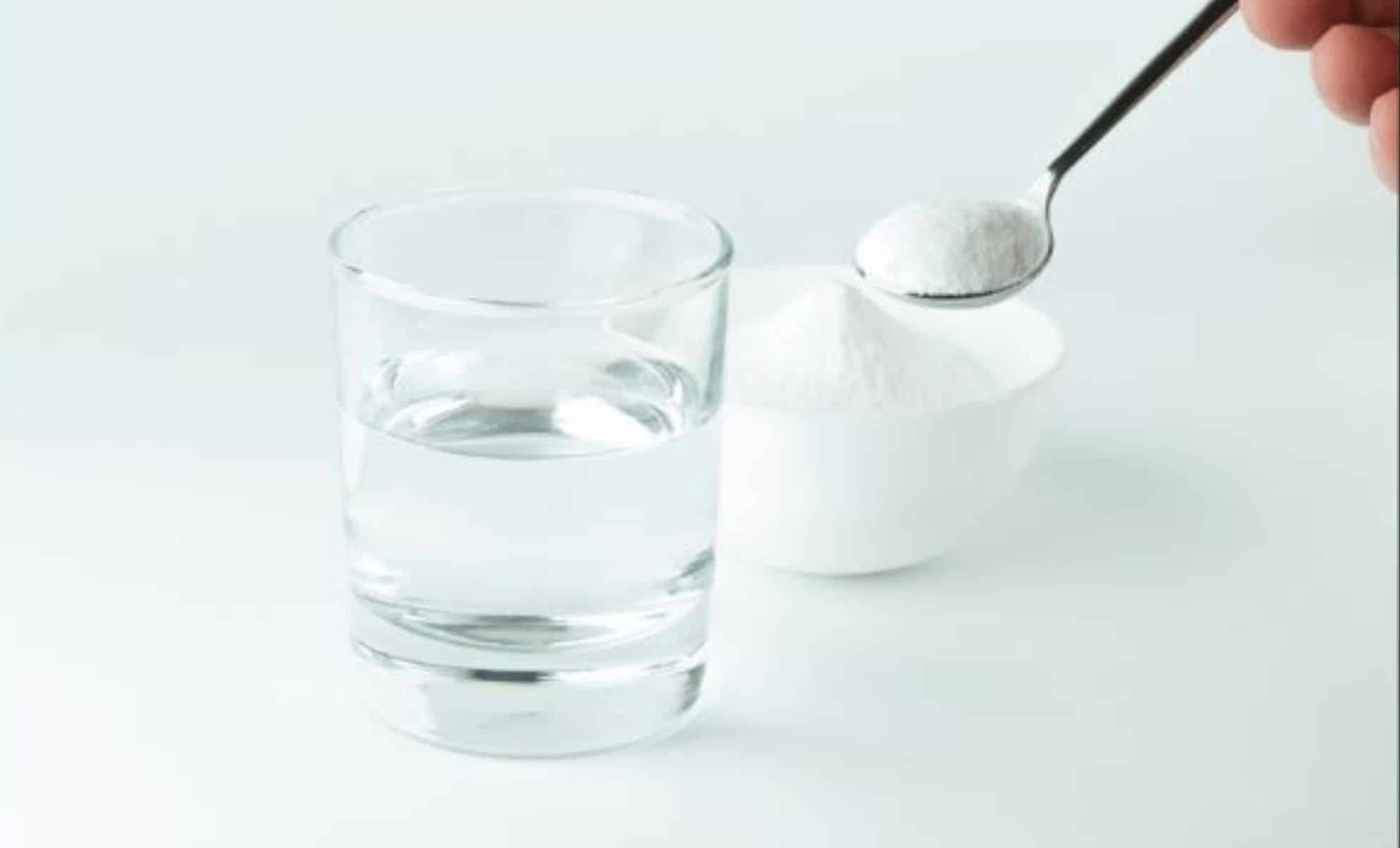 SENIORS, utilisez le BICARBONATE DE SOUDE comme CECI et regardez 13 problèmes de santé disparaître !