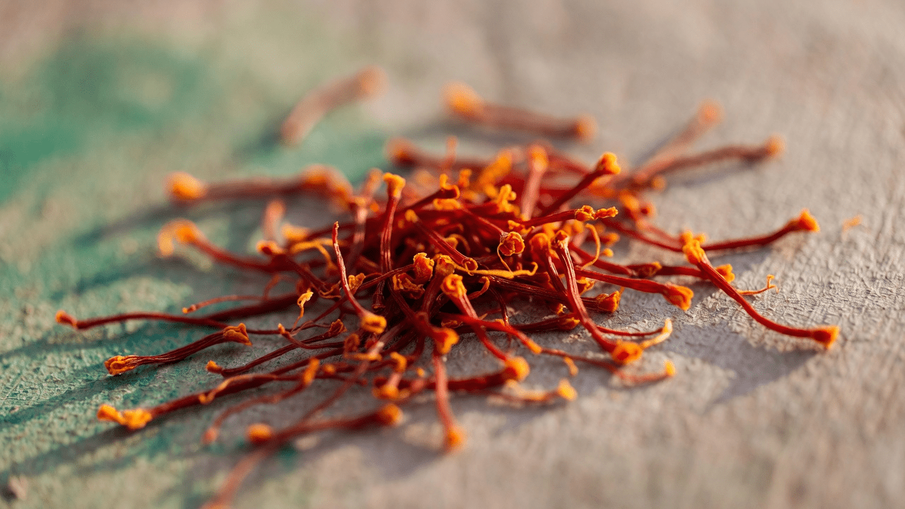 Safran et santé oculaire : cette épice ancestrale pourrait-elle soutenir votre vision en vieillissant ?