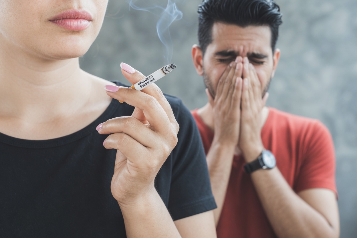 La consommation excessive d’alcool et le tabagisme chez les maris : ces habitudes pourraient-elles augmenter le risque de cancer du sein chez votre femme ?