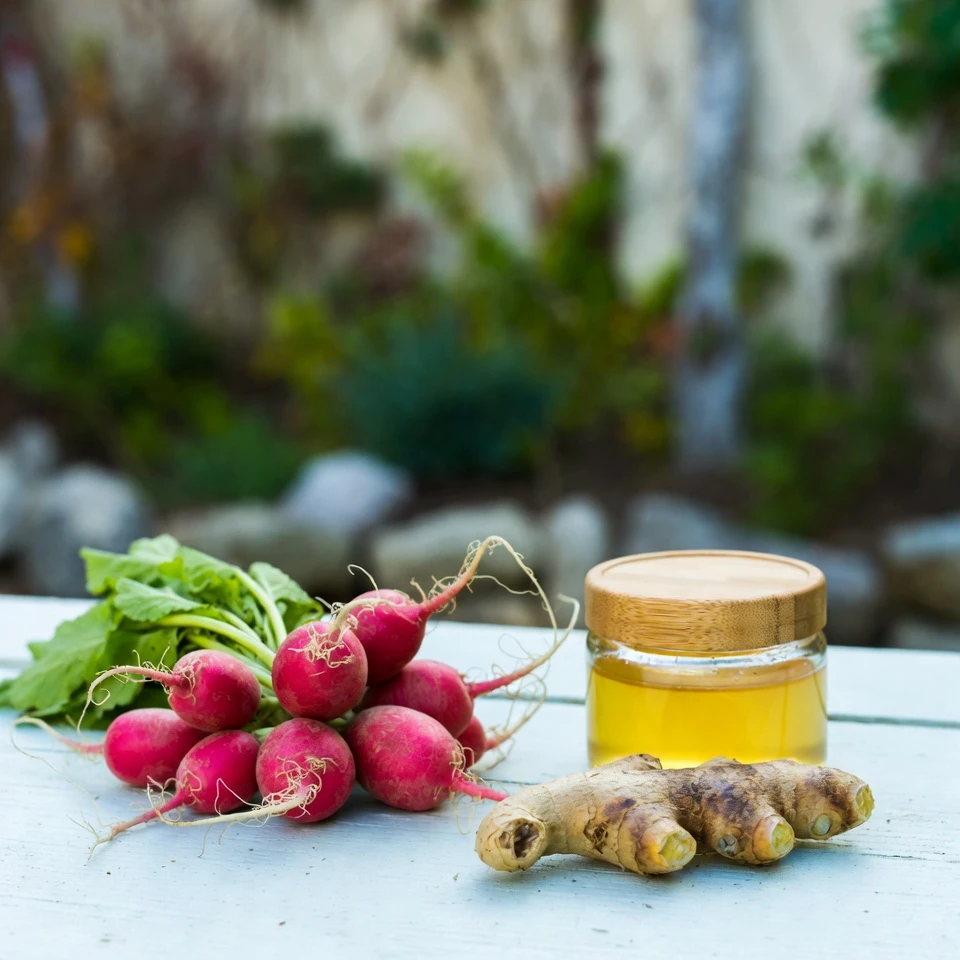 Découvrez le coup de pouce naturel : comment les radis, le gingembre et le miel peuvent contribuer au bien-être de la thyroïde et de la vésicule biliaire